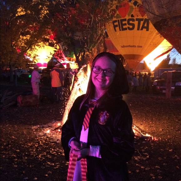 Meet your Poshers, Clinton & Sheridan - Picture 2 of 6